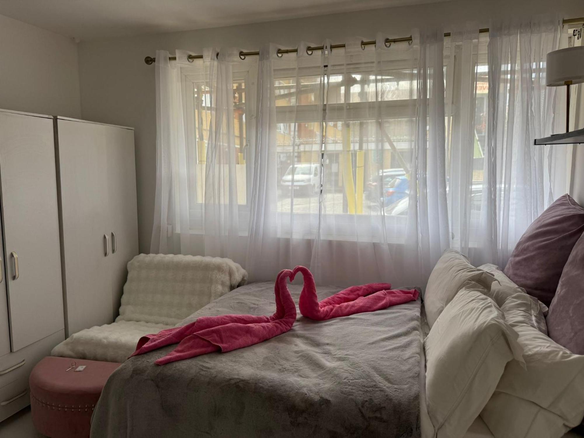 Apartment Luxury Studio With Own Entrance Minutes From Primrose Hill,Camden Market, Canal And Roundhouse *